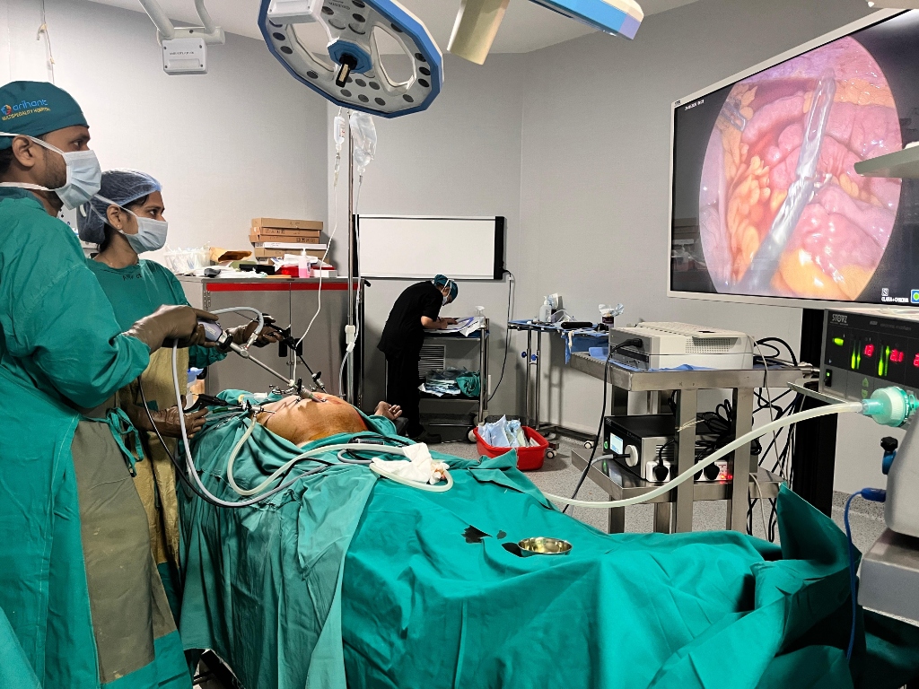 Dr. Utkalika Biswal Mohata performing Advanced Laparoscopic Oncosurgery